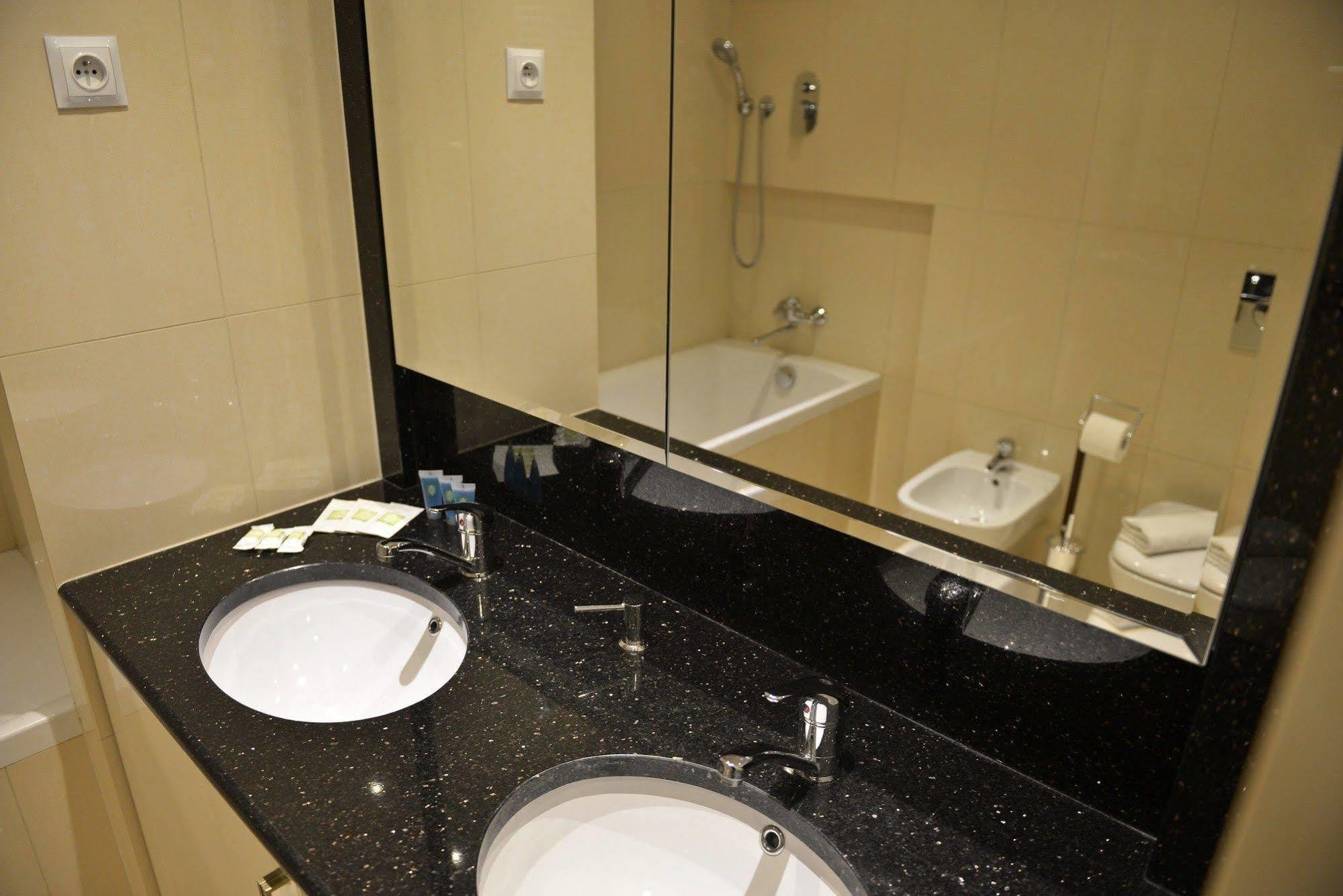 קרקוב La Gioia Magic Orient Apartments מראה חיצוני תמונה